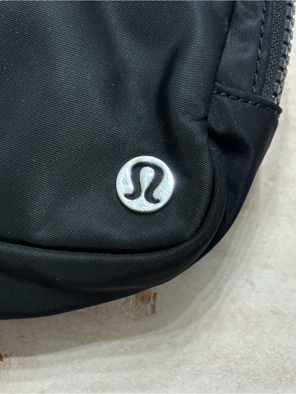 LULULEMON Everywhere Belt Bag - Picture 3 of 8